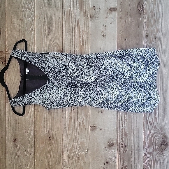 Cache Gray and Black Leopard VNeck Ruched Front Dress Size Medium - Picture 1 of 5
